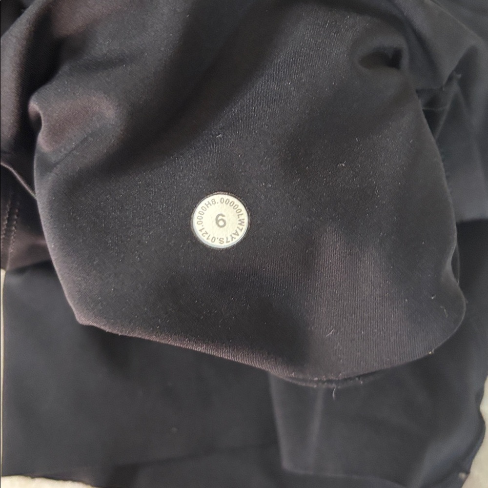 Lululemon 6 - Picture 4 of 4